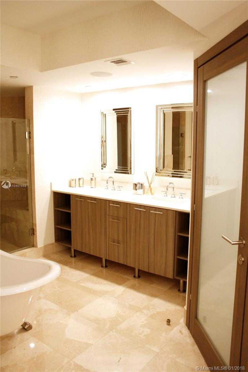 Small Image of 3301 NE 183rd St, Aventura, FL 33160, USA Number 21