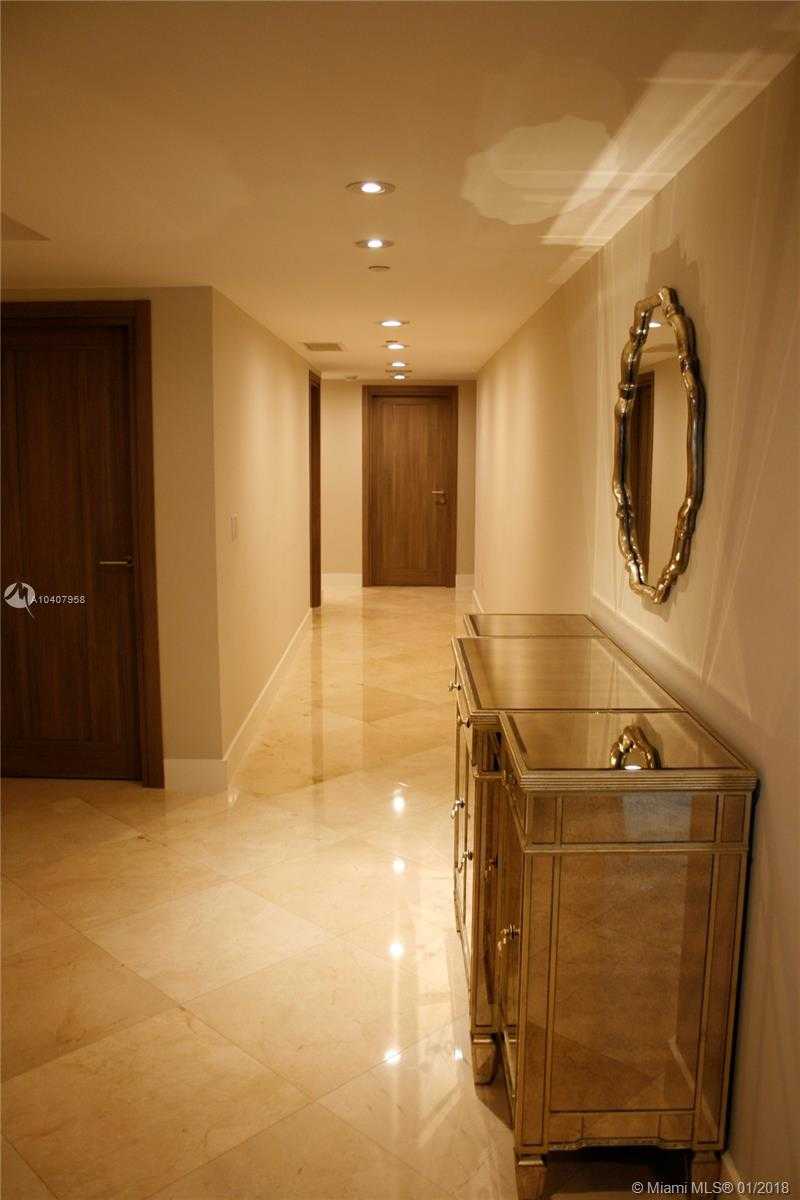 Small Image of 3301 NE 183rd St, Aventura, FL 33160, USA Number 7