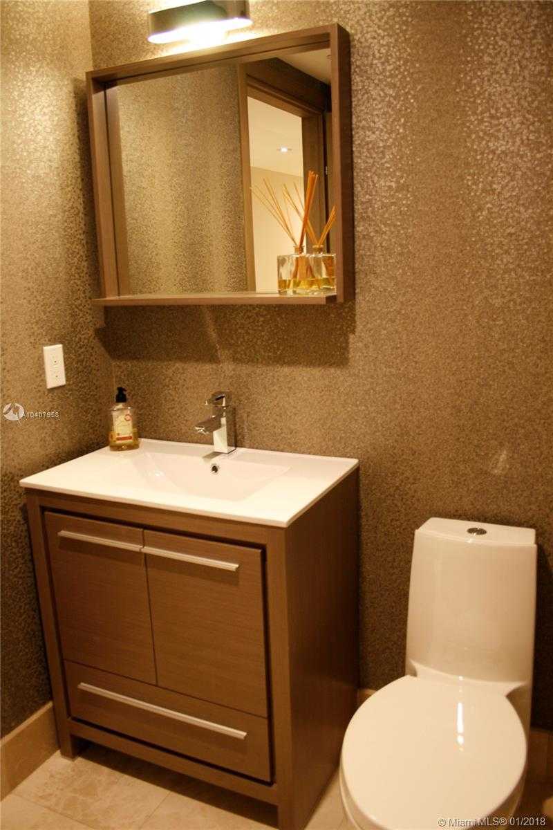 Small Image of 3301 NE 183rd St, Aventura, FL 33160, USA Number 9