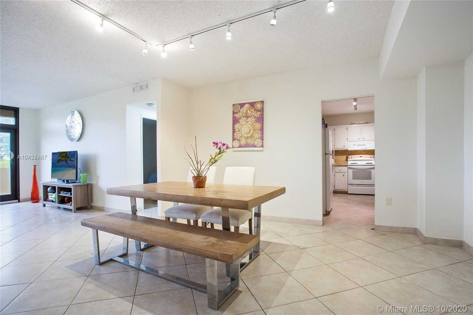 Small Image of 10185 Collins Ave, Bal Harbour, FL 33154, USA Number 3