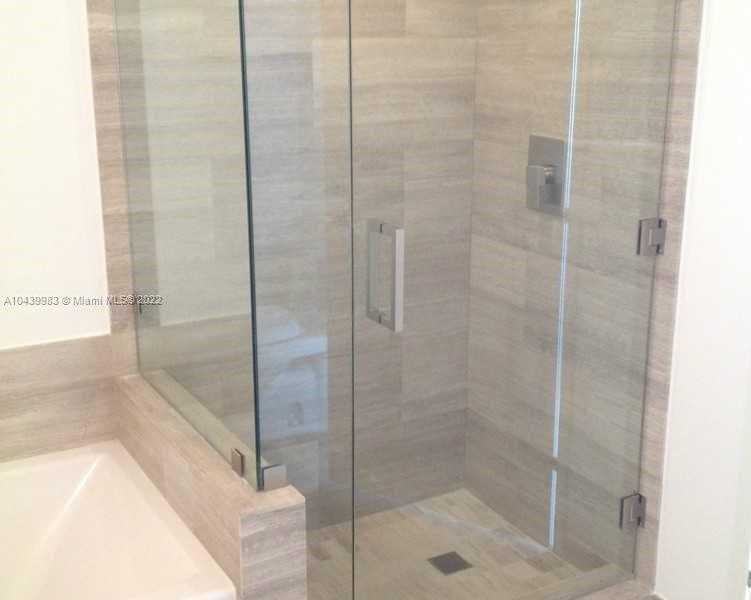 Small Image of Brickell House, 1300 Brickell Bay Dr, Miami, FL 33131, USA Number 11