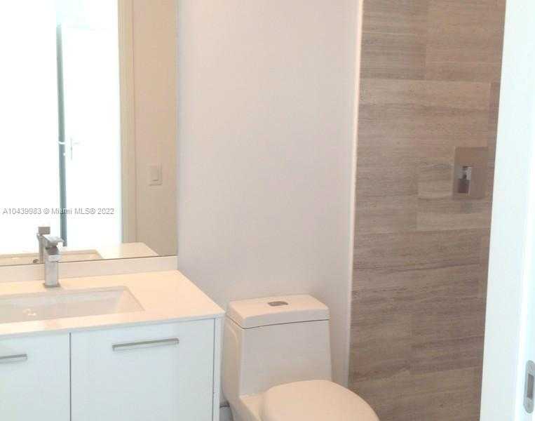 Small Image of Brickell House, 1300 Brickell Bay Dr, Miami, FL 33131, USA Number 13