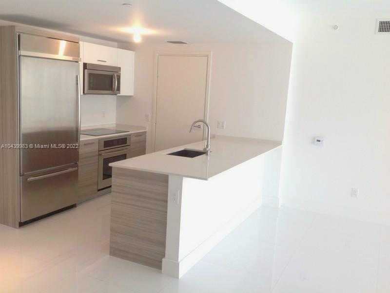 Small Image of Brickell House, 1300 Brickell Bay Dr, Miami, FL 33131, USA Number 7