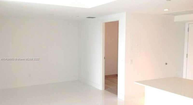Small Image of Brickell House, 1300 Brickell Bay Dr, Miami, FL 33131, USA Number 8