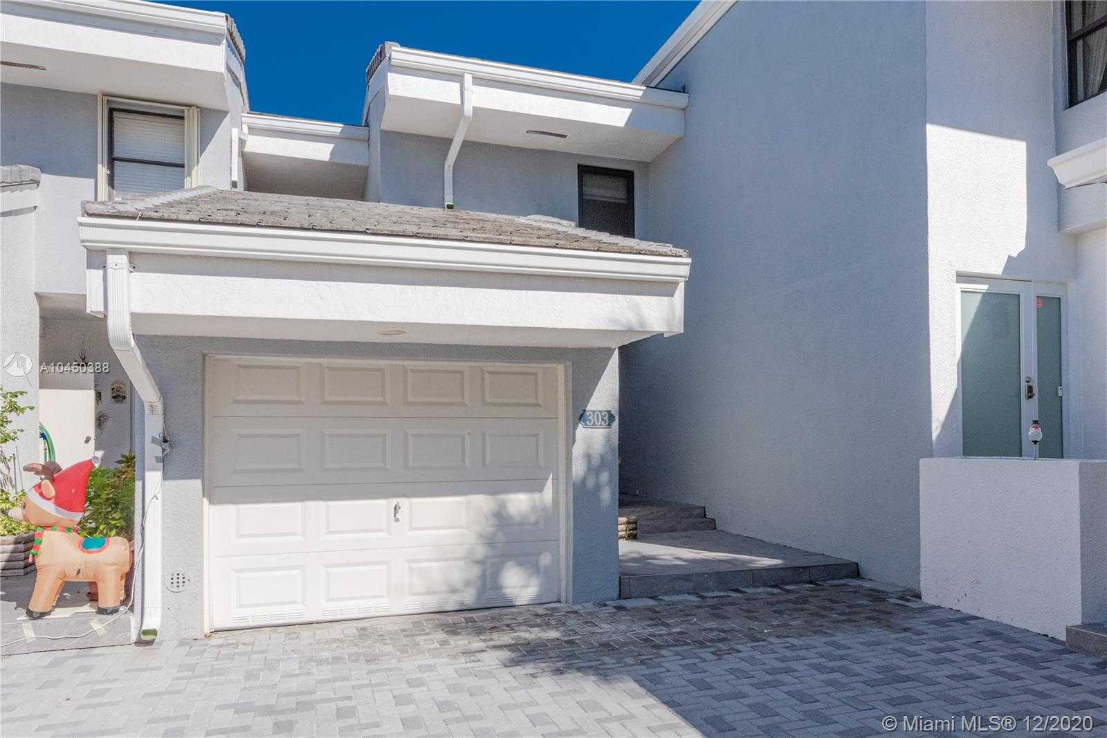 Small Image of 303 POINCIANA DR #703, Sunny Isles Beach Number 2