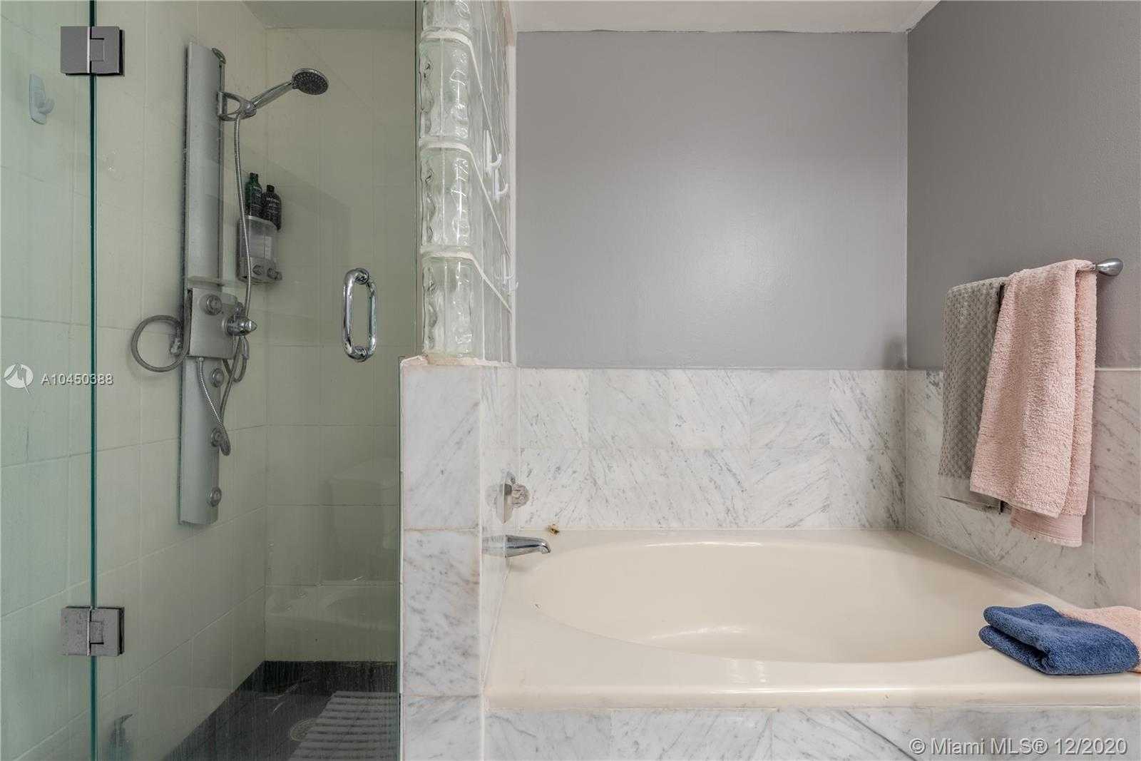 Small Image of 303 POINCIANA DR #703, Sunny Isles Beach Number 20