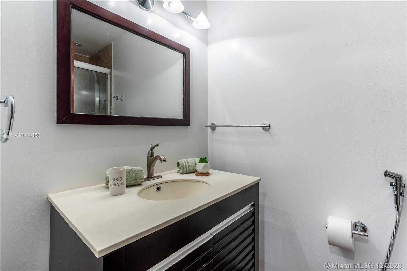 Small Image of 303 POINCIANA DR #703, Sunny Isles Beach Number 27