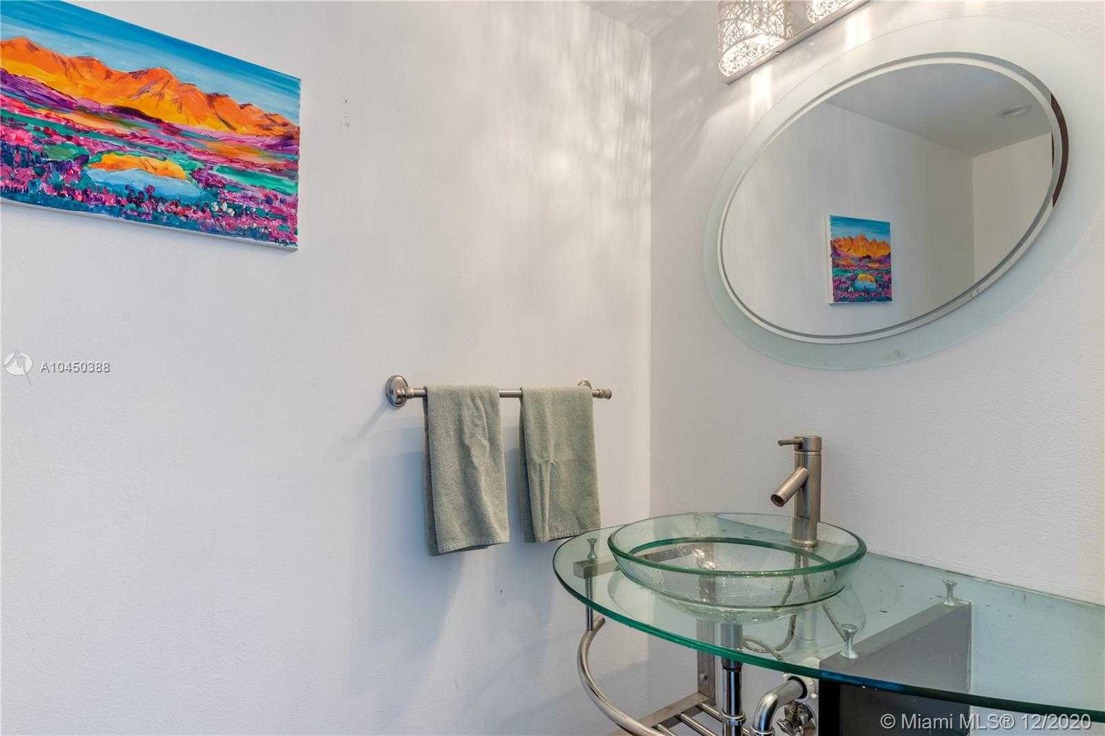 Small Image of 303 POINCIANA DR #703, Sunny Isles Beach Number 5