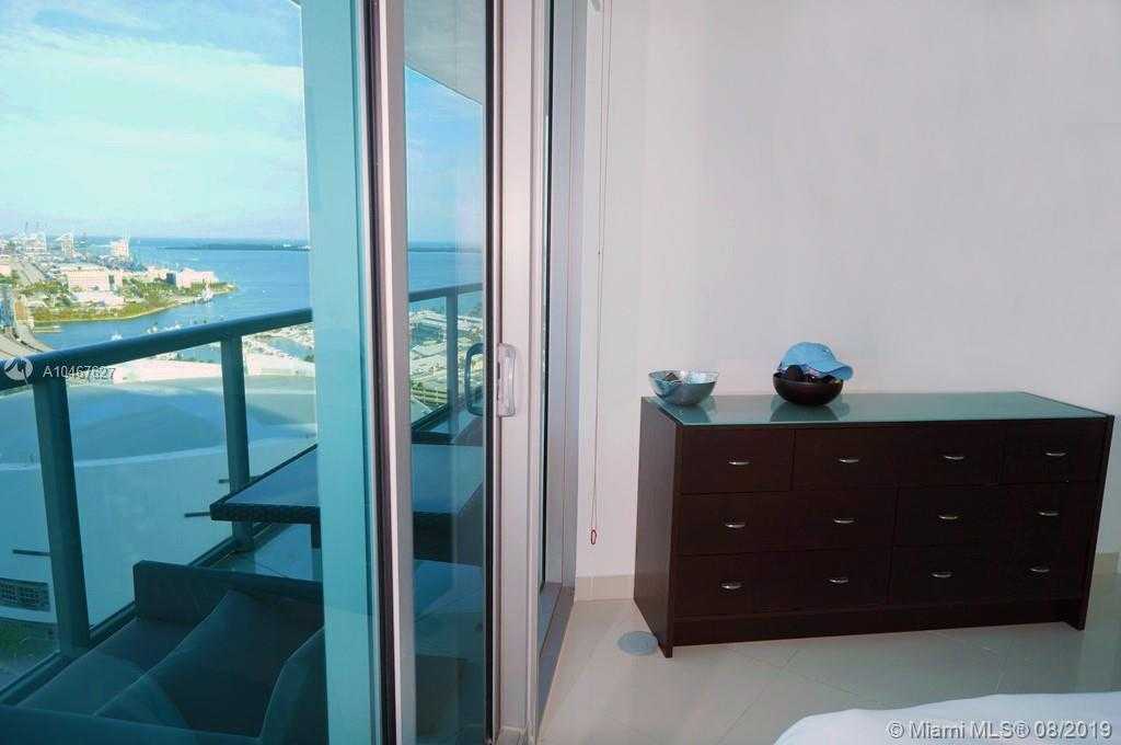 Small Image of 888 Biscayne Blvd, Miami, FL 33132, USA Number 12