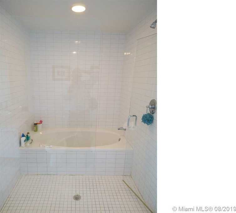 Small Image of 888 Biscayne Blvd, Miami, FL 33132, USA Number 14