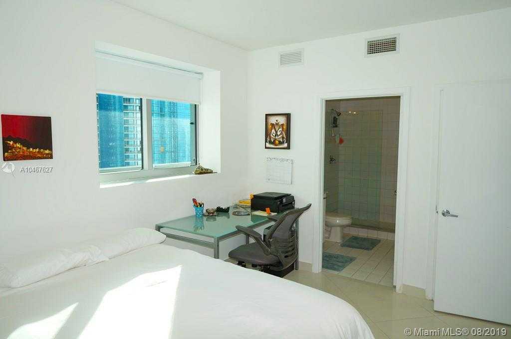 Small Image of 888 Biscayne Blvd, Miami, FL 33132, USA Number 18