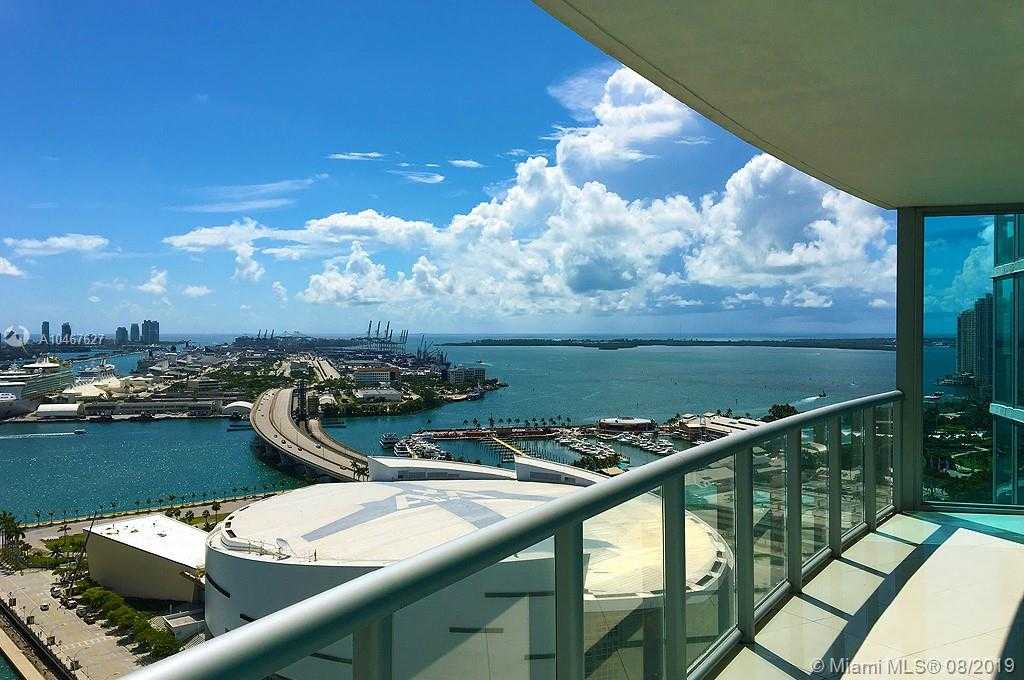 Small Image of 888 Biscayne Blvd, Miami, FL 33132, USA Number 2