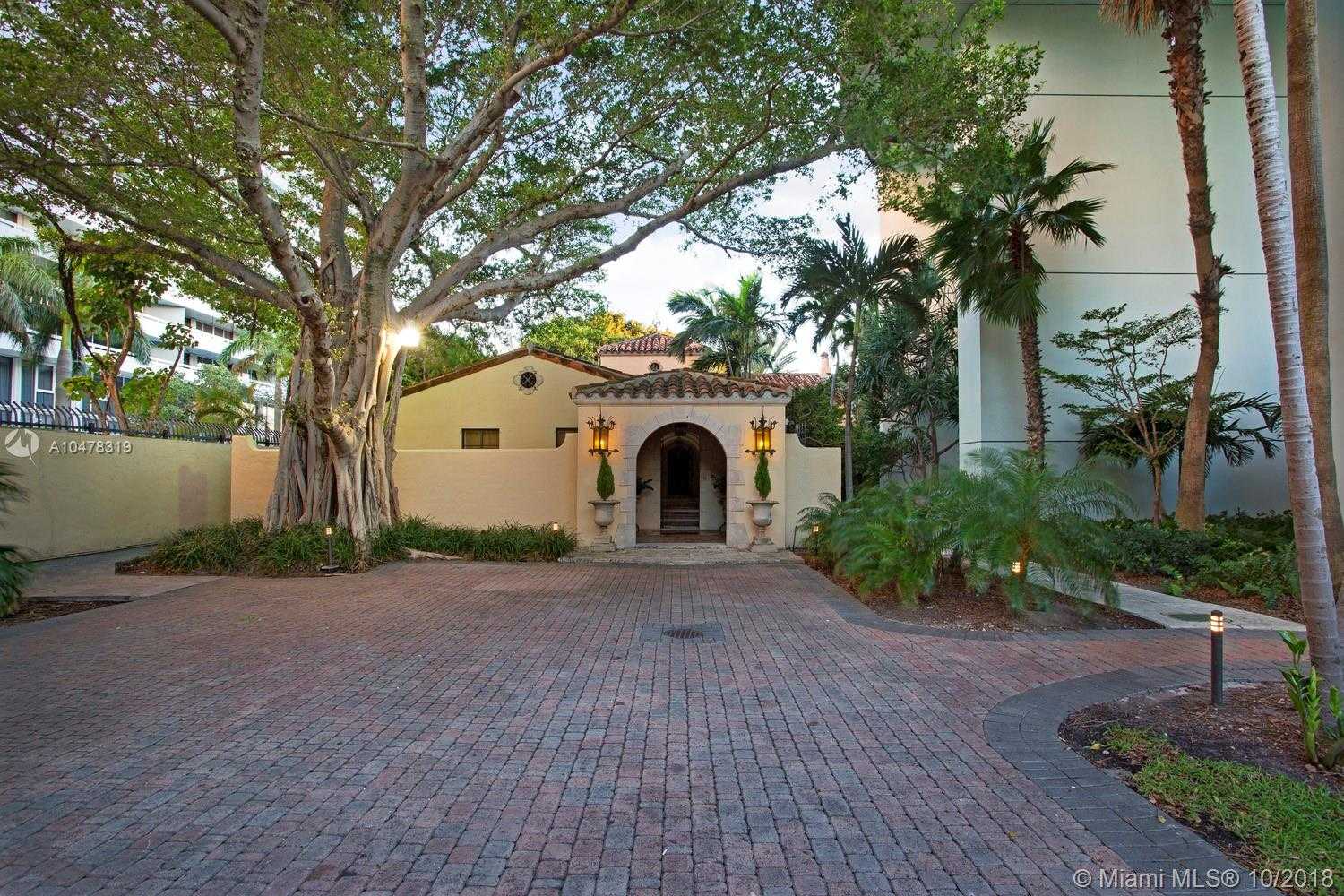 Small Image of Santa Maria, 1643 Brickell Ave, Miami, FL 33129, USA Number 32