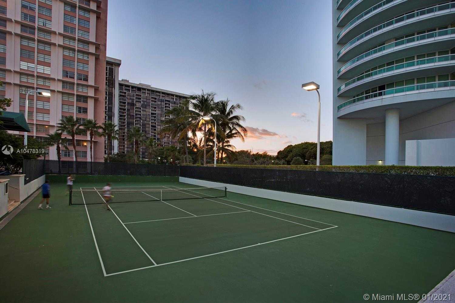 Small Image of Santa Maria, 1643 Brickell Ave, Miami, FL 33129, USA Number 37