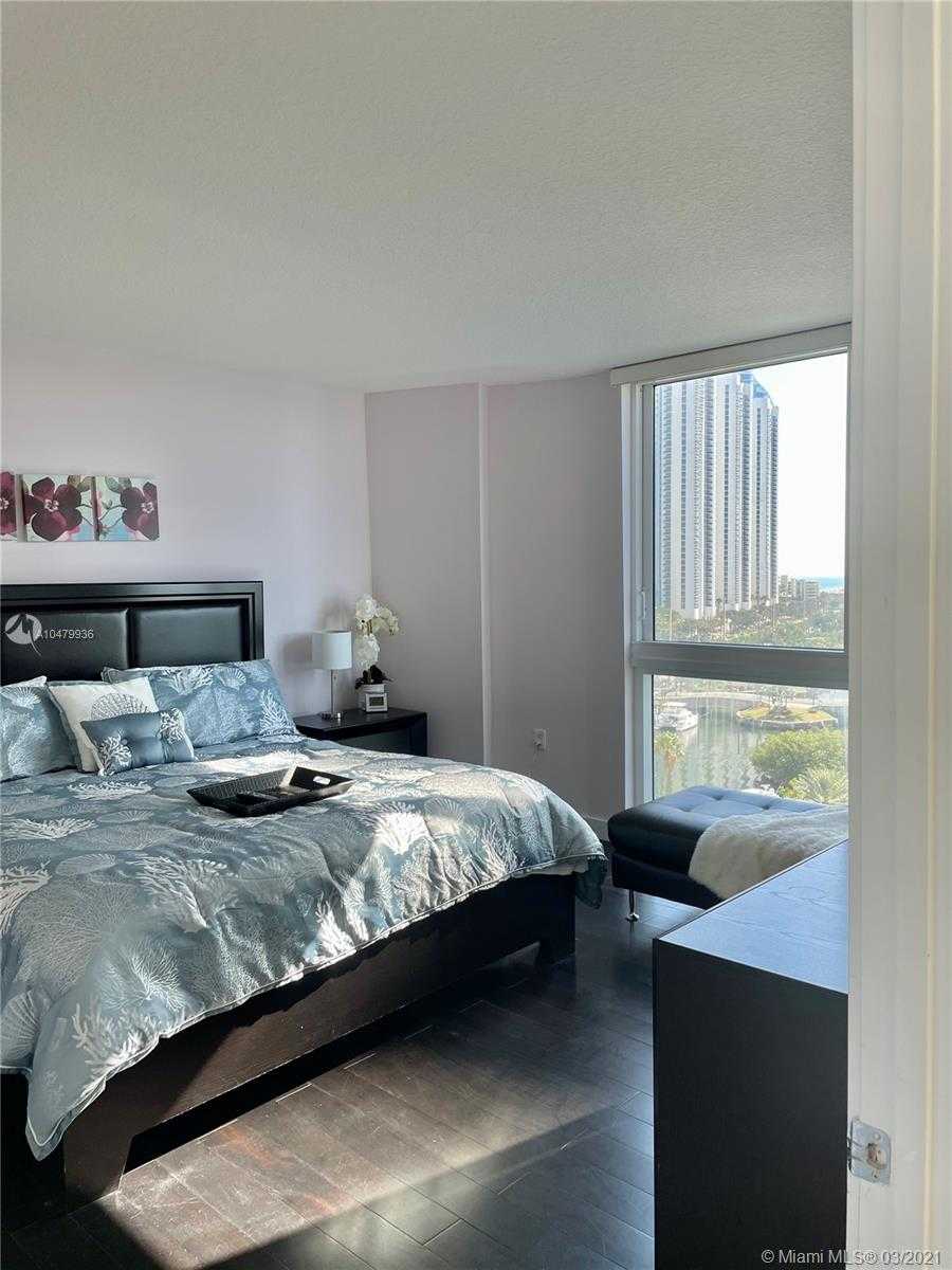 Small Image of 150 Sunny Isles Blvd, Sunny Isles Beach, FL 33160, USA Number 12