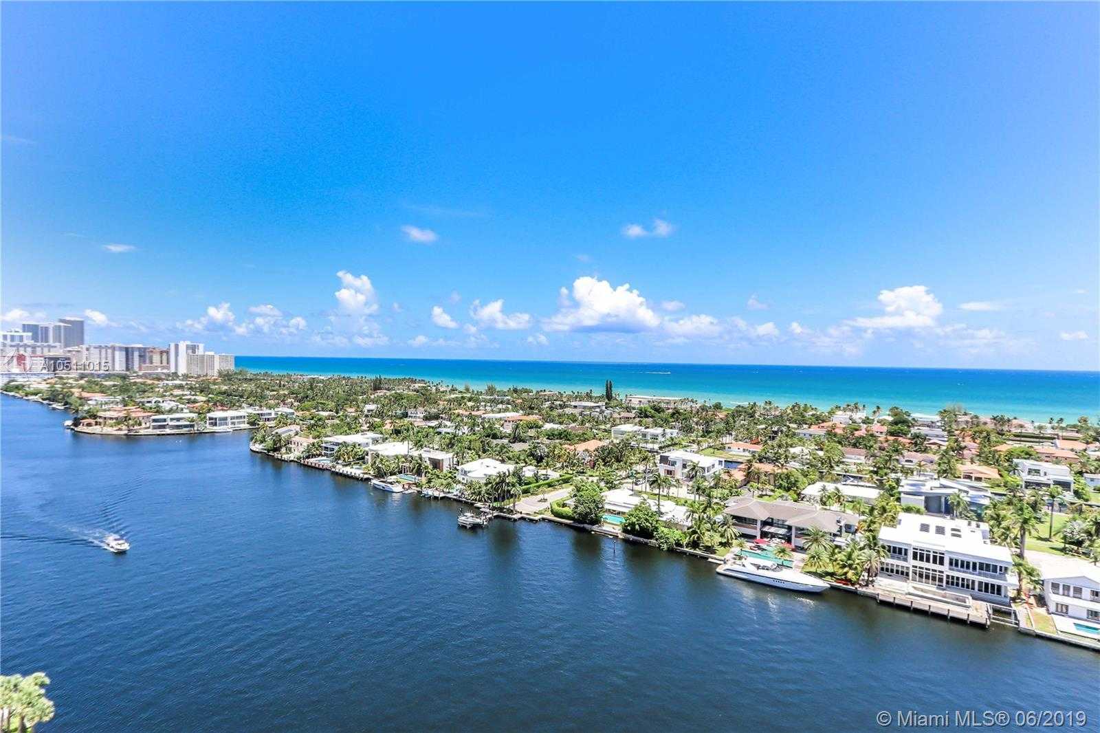 Small Image of 20201 E Country Club Dr, Miami, FL 33180, USA Number 10