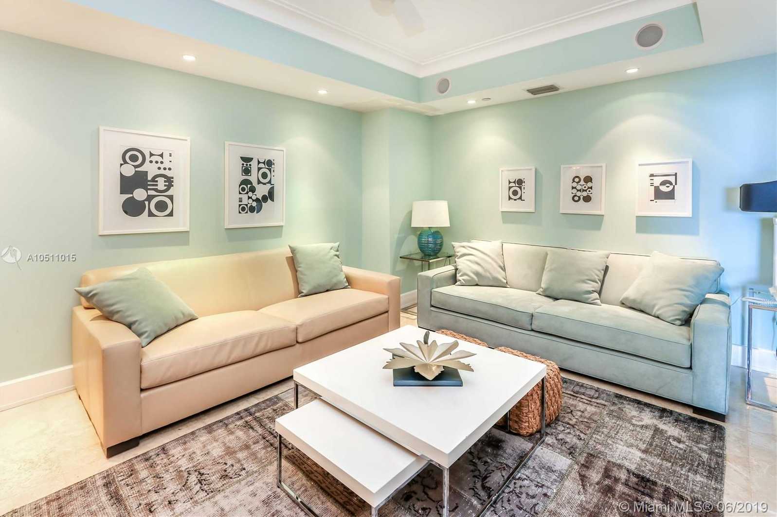 Small Image of 20201 E Country Club Dr, Miami, FL 33180, USA Number 23