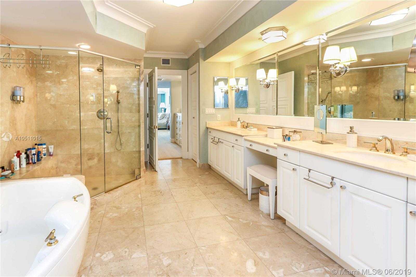 Small Image of 20201 E Country Club Dr, Miami, FL 33180, USA Number 27