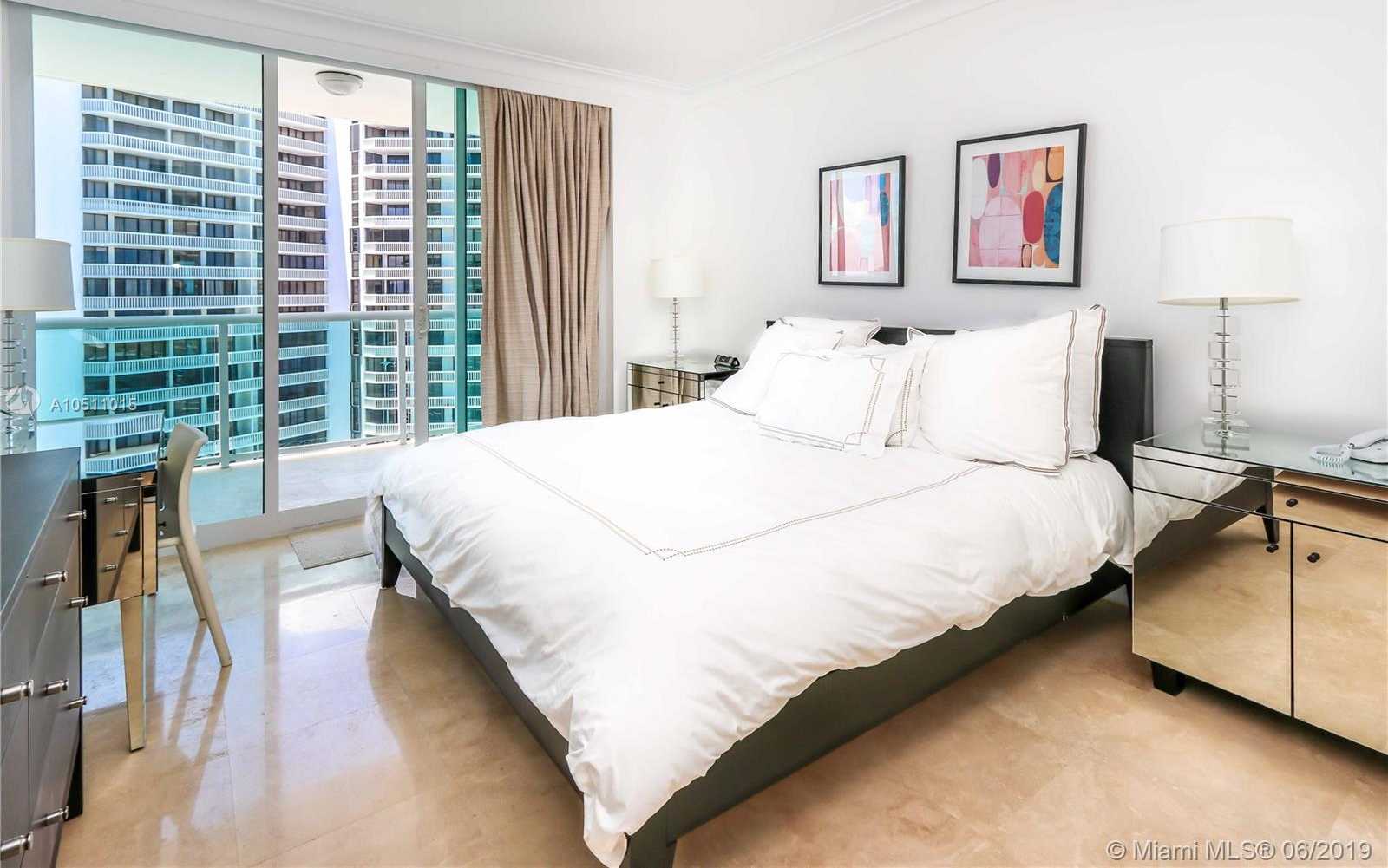 Small Image of 20201 E Country Club Dr, Miami, FL 33180, USA Number 29