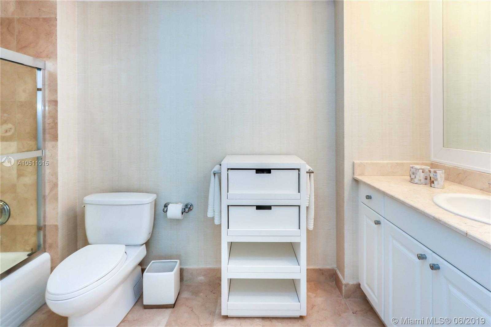 Small Image of 20201 E Country Club Dr, Miami, FL 33180, USA Number 33