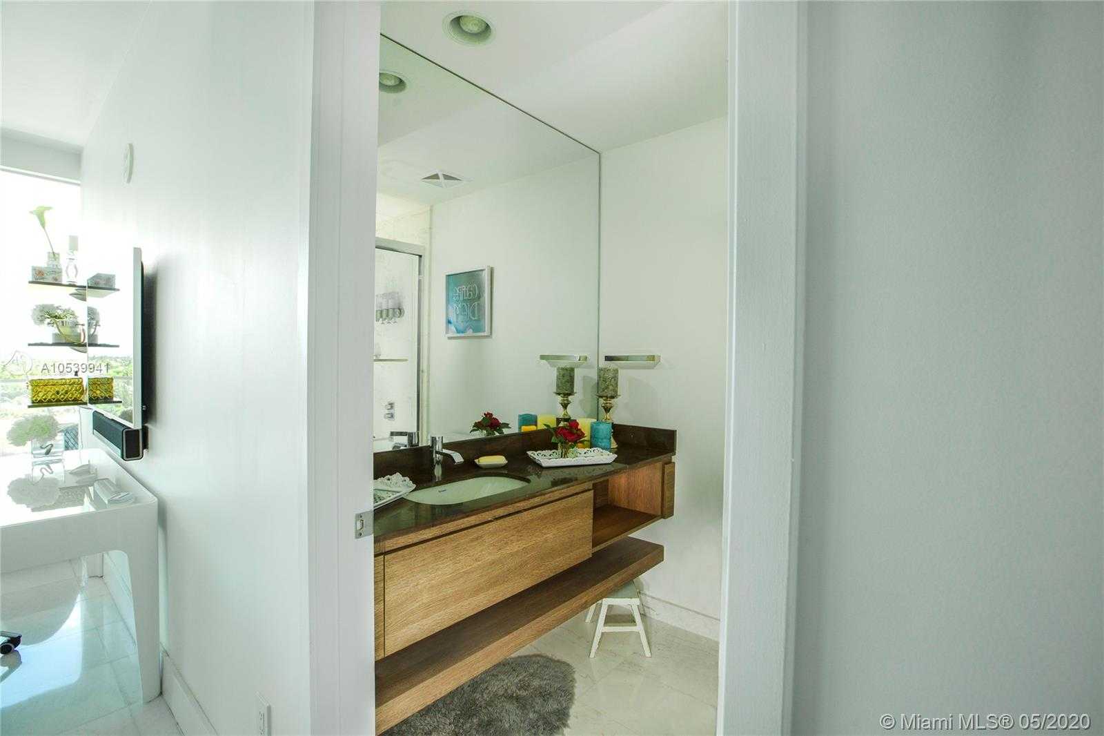 Small Image of 360 OCEAN DR #701S, Key Biscayne Number 22