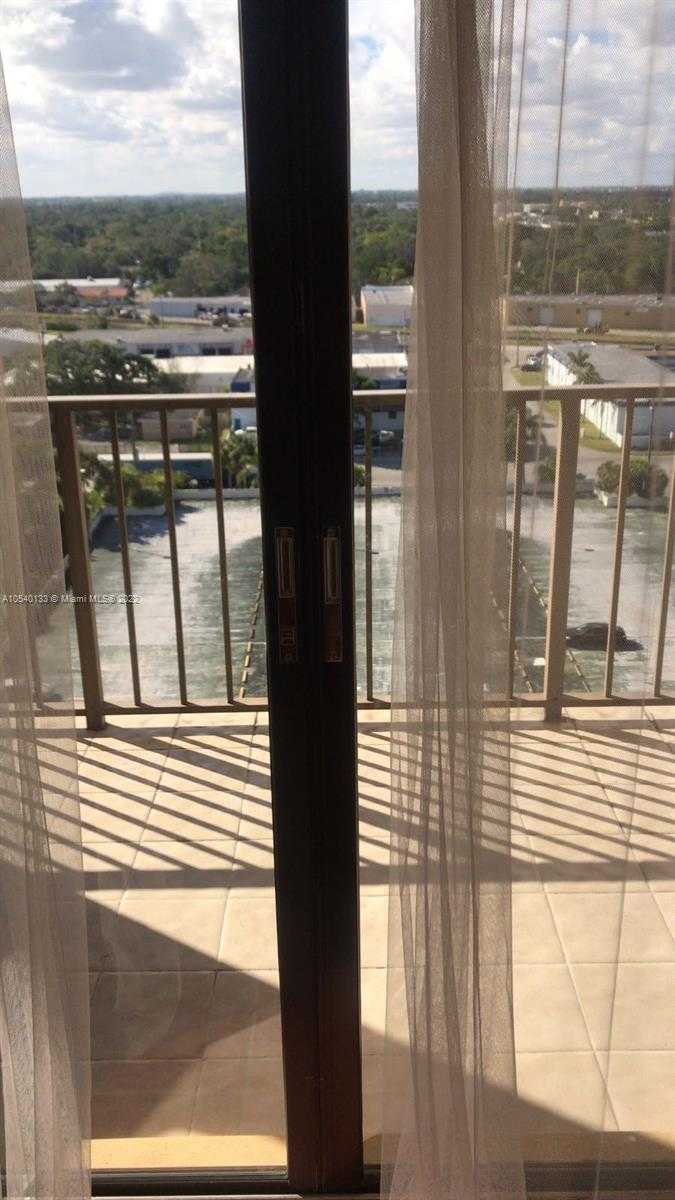Small Image of 1470 NORTH EAST 123RD ST #APH8, North Miami Number 2