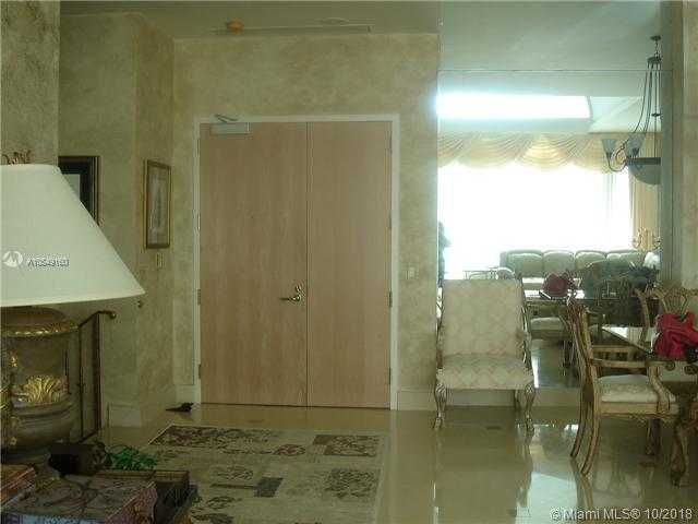 Small Object Image