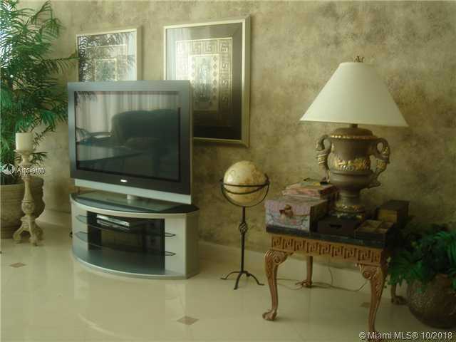 Small Object Image