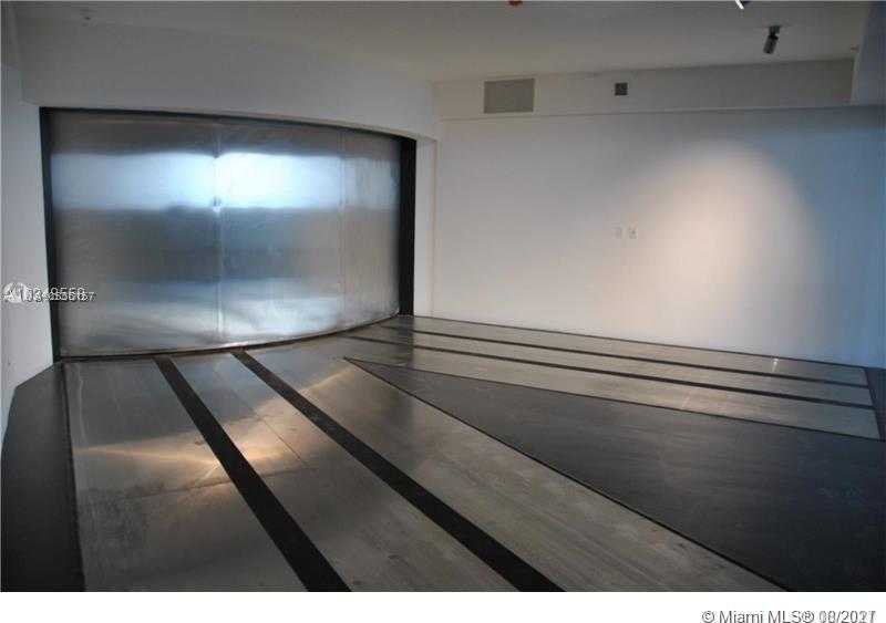 Small Image of 18555 Collins Ave, Sunny Isles Beach, FL 33160, USA Number 18