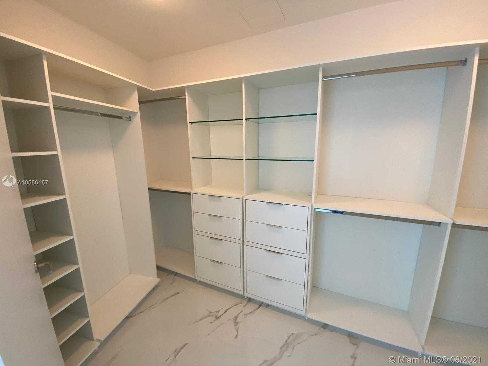 Small Image of 18555 Collins Ave, Sunny Isles Beach, FL 33160, USA Number 41
