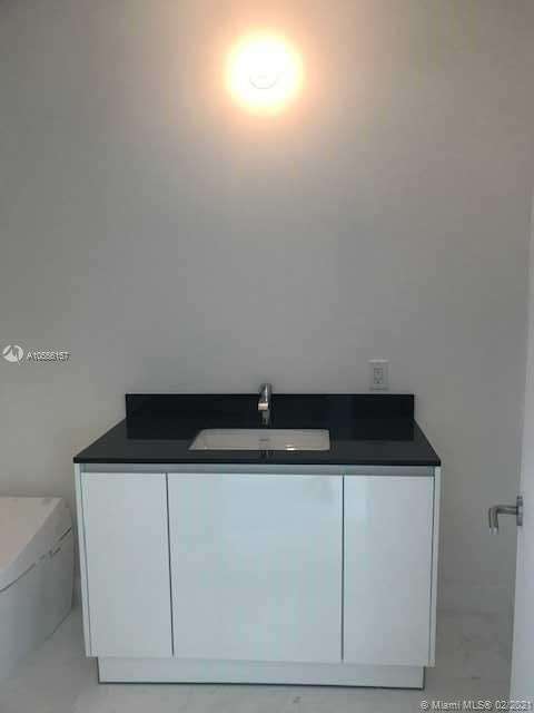 Small Image of 18555 Collins Ave, Sunny Isles Beach, FL 33160, USA Number 57