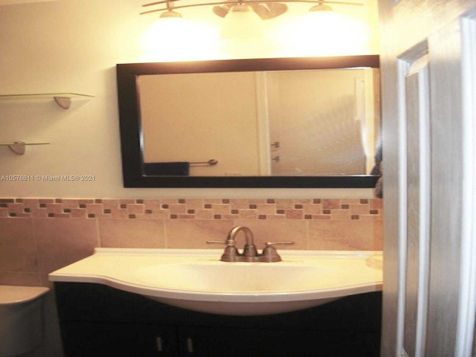 Small Image of 10185 Collins Ave, Bal Harbour, FL 33154, USA Number 19