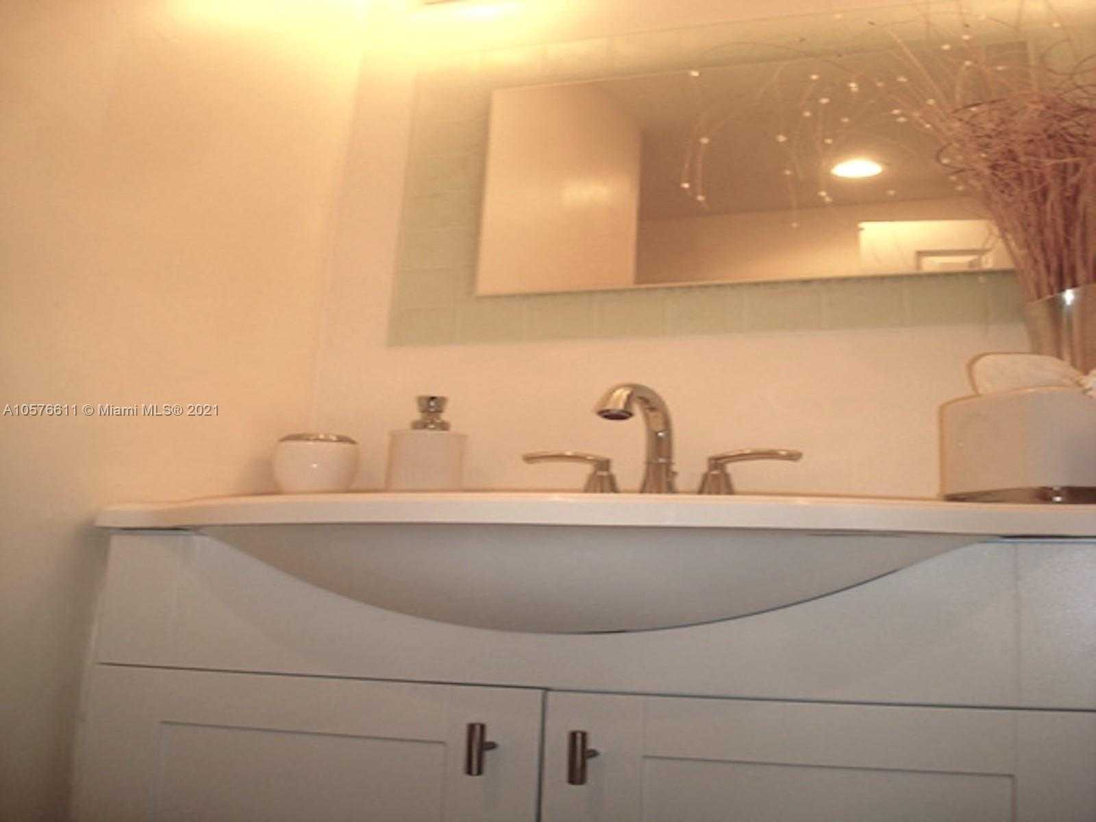 Small Image of 10185 Collins Ave, Bal Harbour, FL 33154, USA Number 21