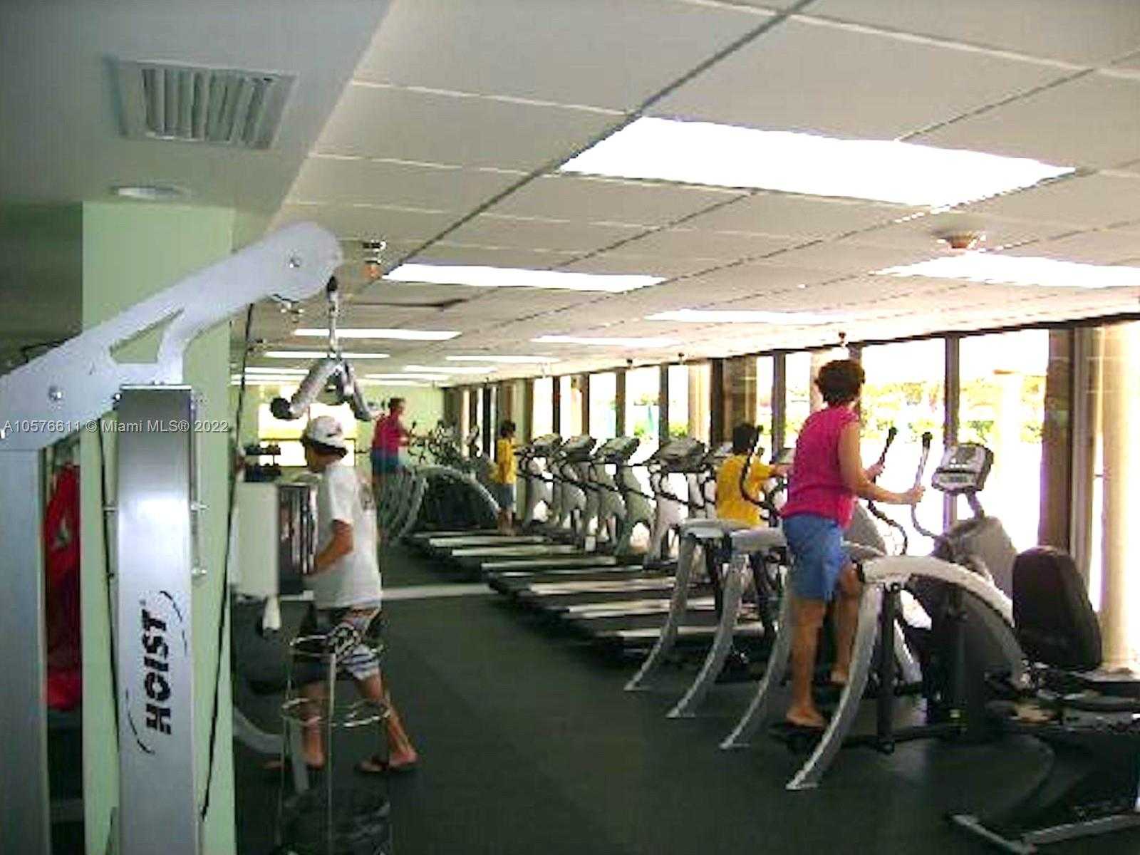 Small Image of 10185 Collins Ave, Bal Harbour, FL 33154, USA Number 6
