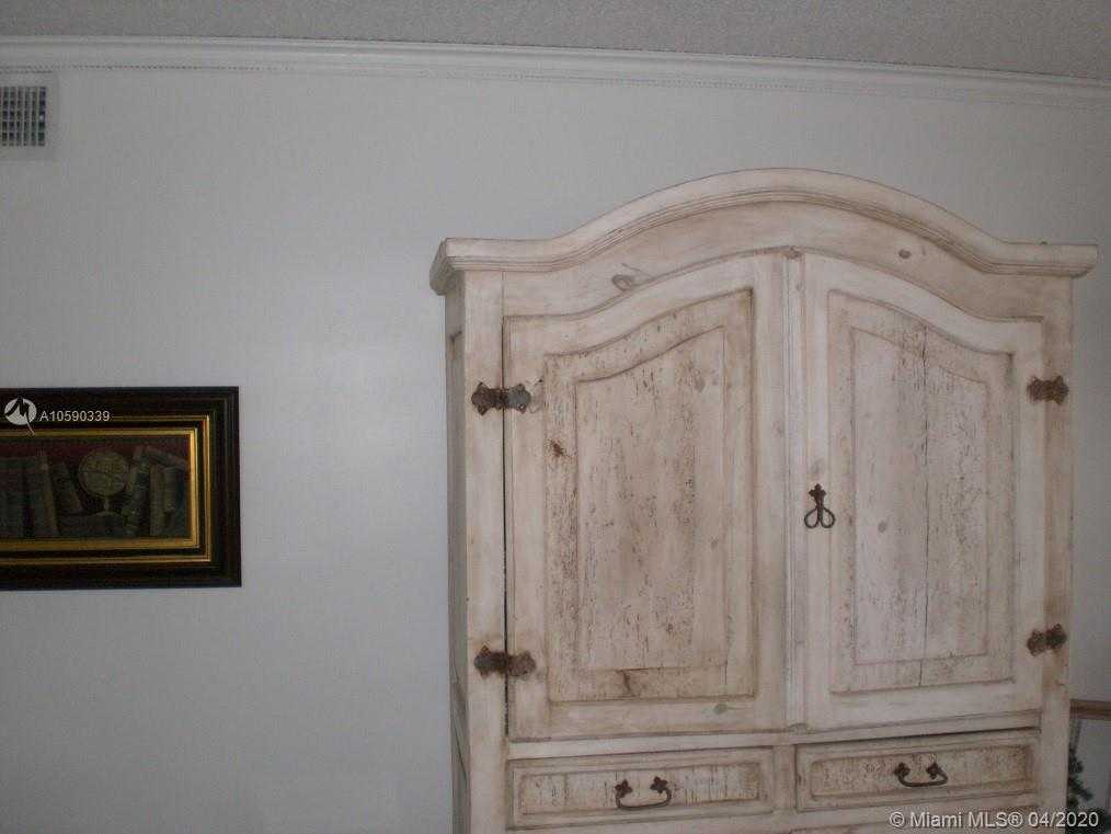Small Image of 17900 N BAY RD #506, Sunny Isles Beach Number 10
