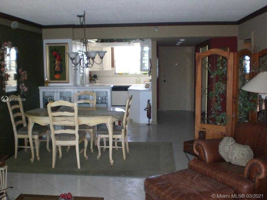 Small Image of 17900 N BAY RD #506, Sunny Isles Beach Number 15