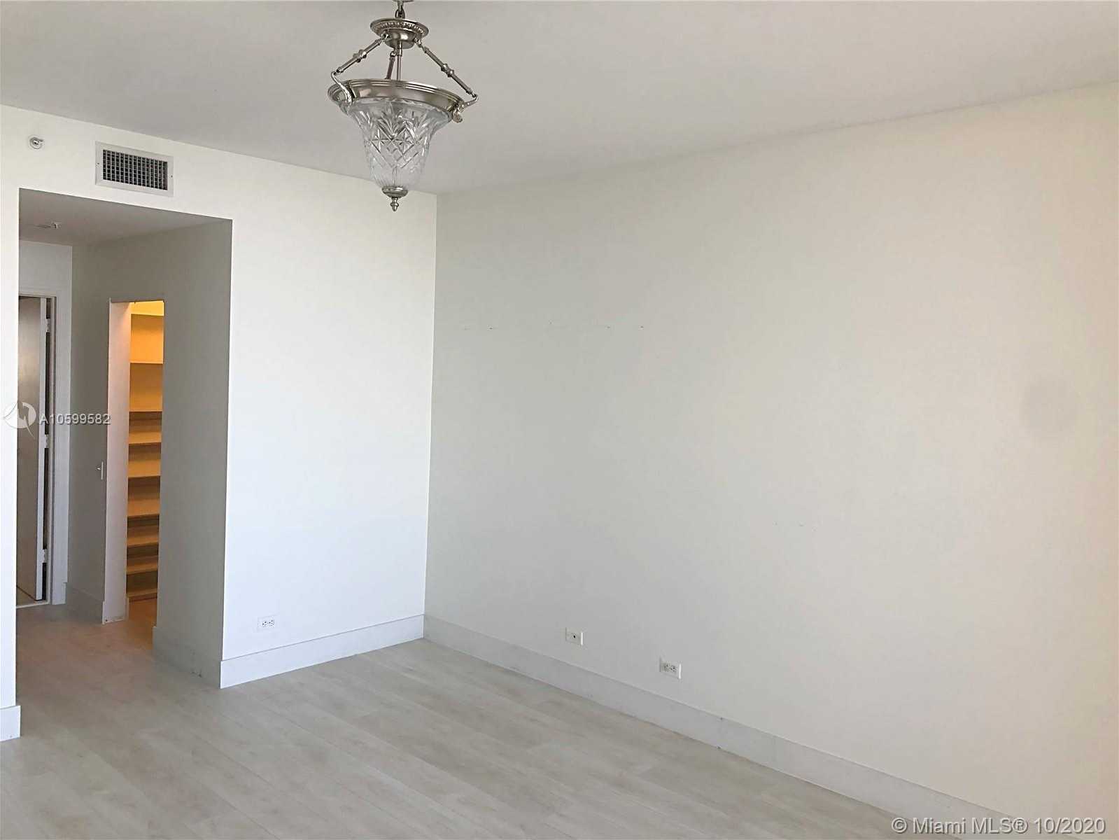 Small Image of 888 BRICKELL KEY DR #1210, Miami Number 4