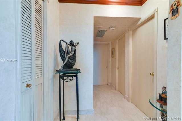 Small Image of 9801 Collins Ave, Bal Harbour, FL 33154, USA Number 16