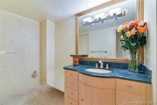 Small Image of 9801 Collins Ave, Bal Harbour, FL 33154, USA Number 20