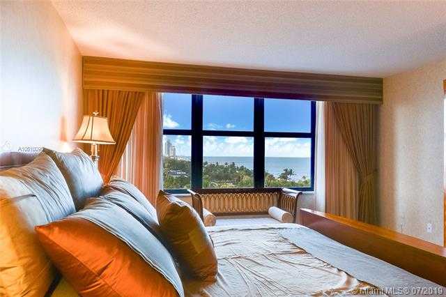 Small Image of 9801 Collins Ave, Bal Harbour, FL 33154, USA Number 8
