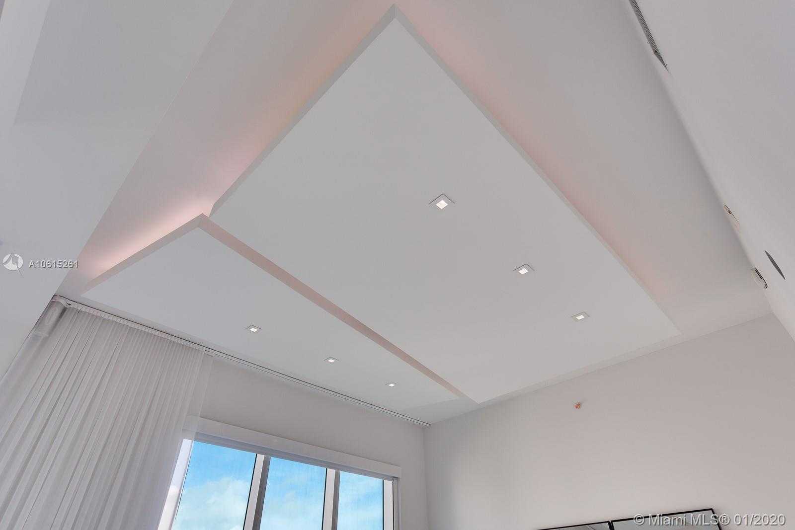 Small Image of 900 Brickell Key Blvd, Miami, FL 33131, USA Number 12