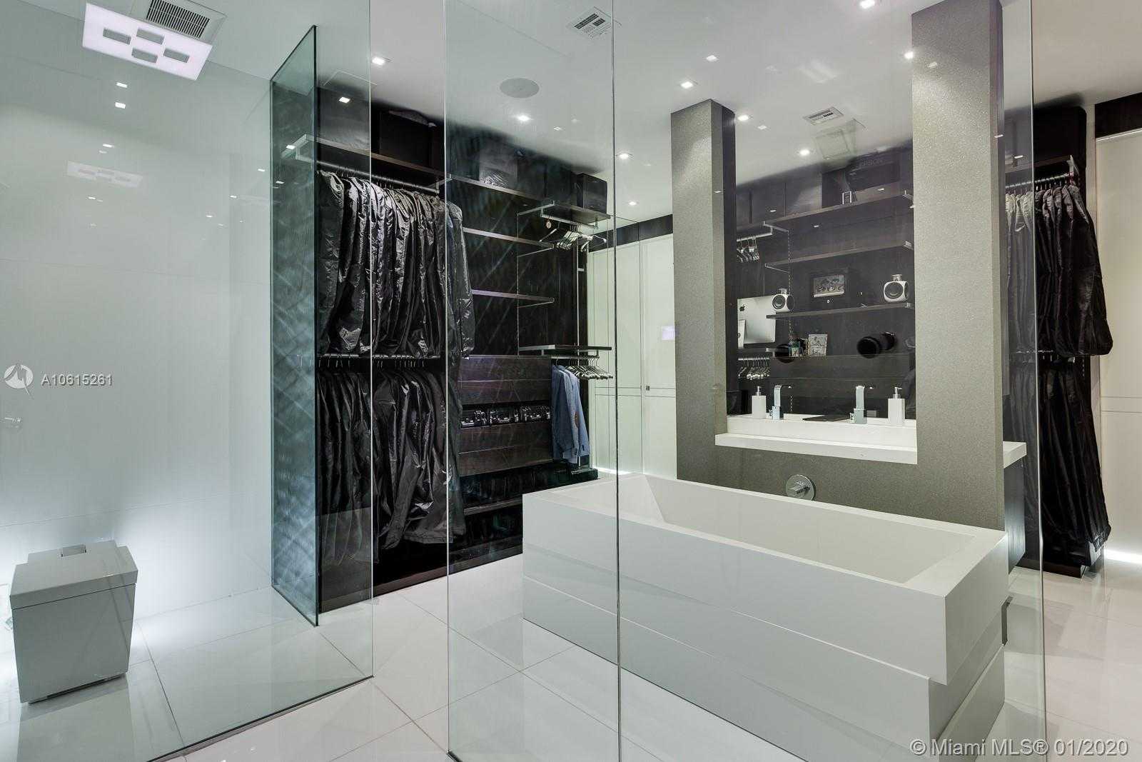 Small Image of 900 Brickell Key Blvd, Miami, FL 33131, USA Number 14