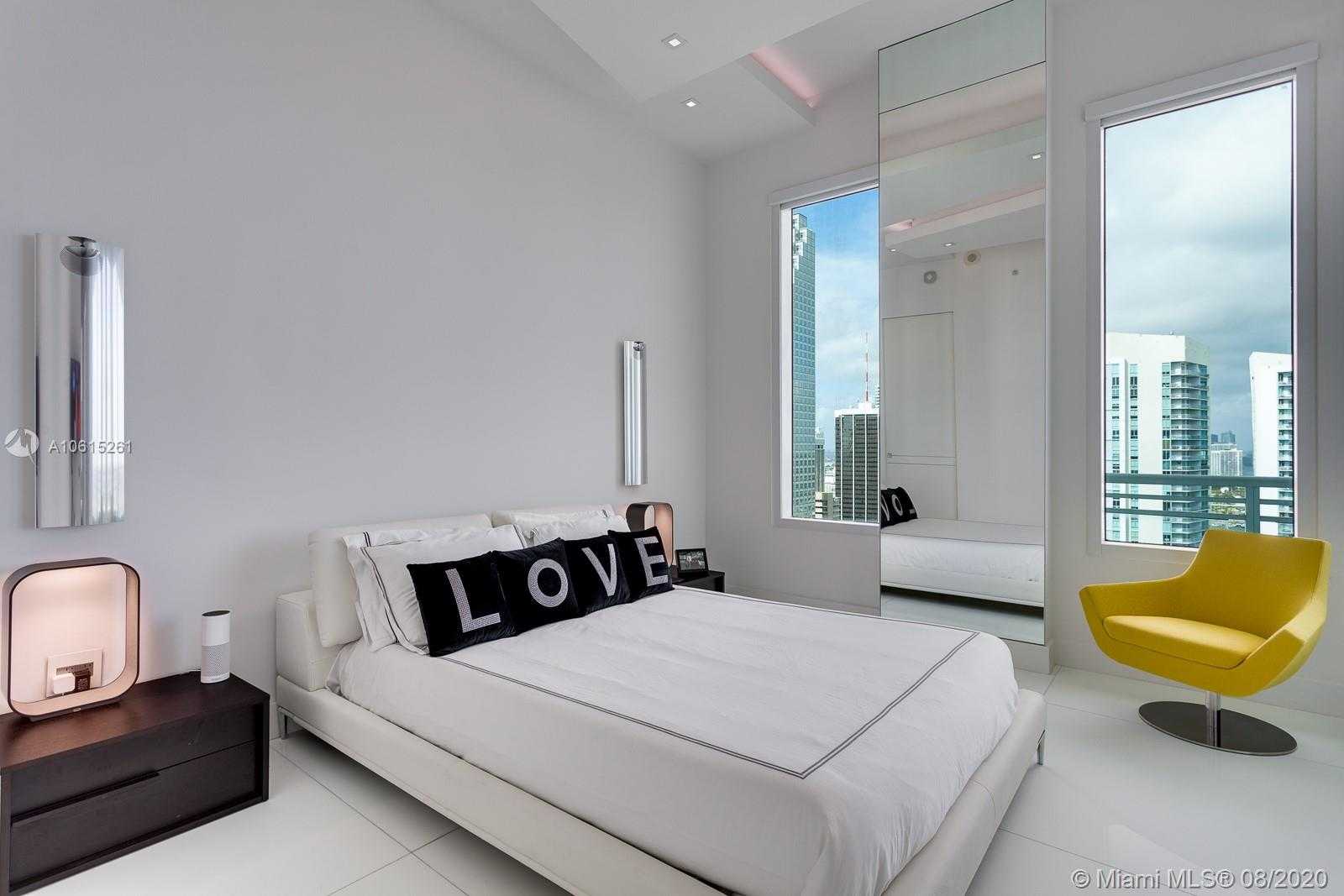 Small Image of 900 Brickell Key Blvd, Miami, FL 33131, USA Number 15