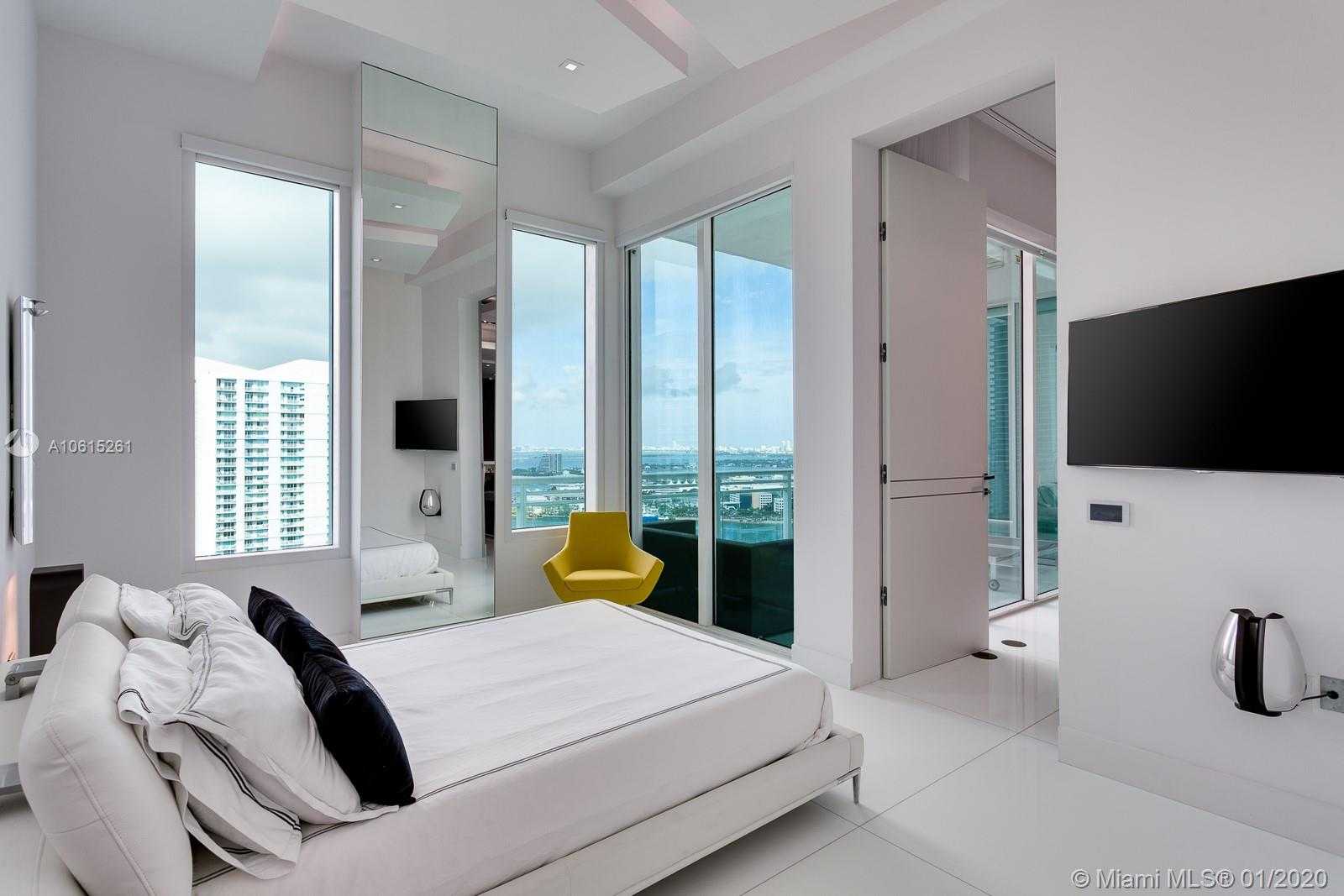 Small Image of 900 Brickell Key Blvd, Miami, FL 33131, USA Number 16