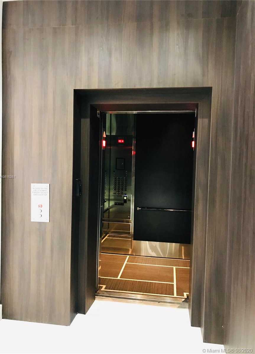Small Image of 900 Brickell Key Blvd, Miami, FL 33131, USA Number 21