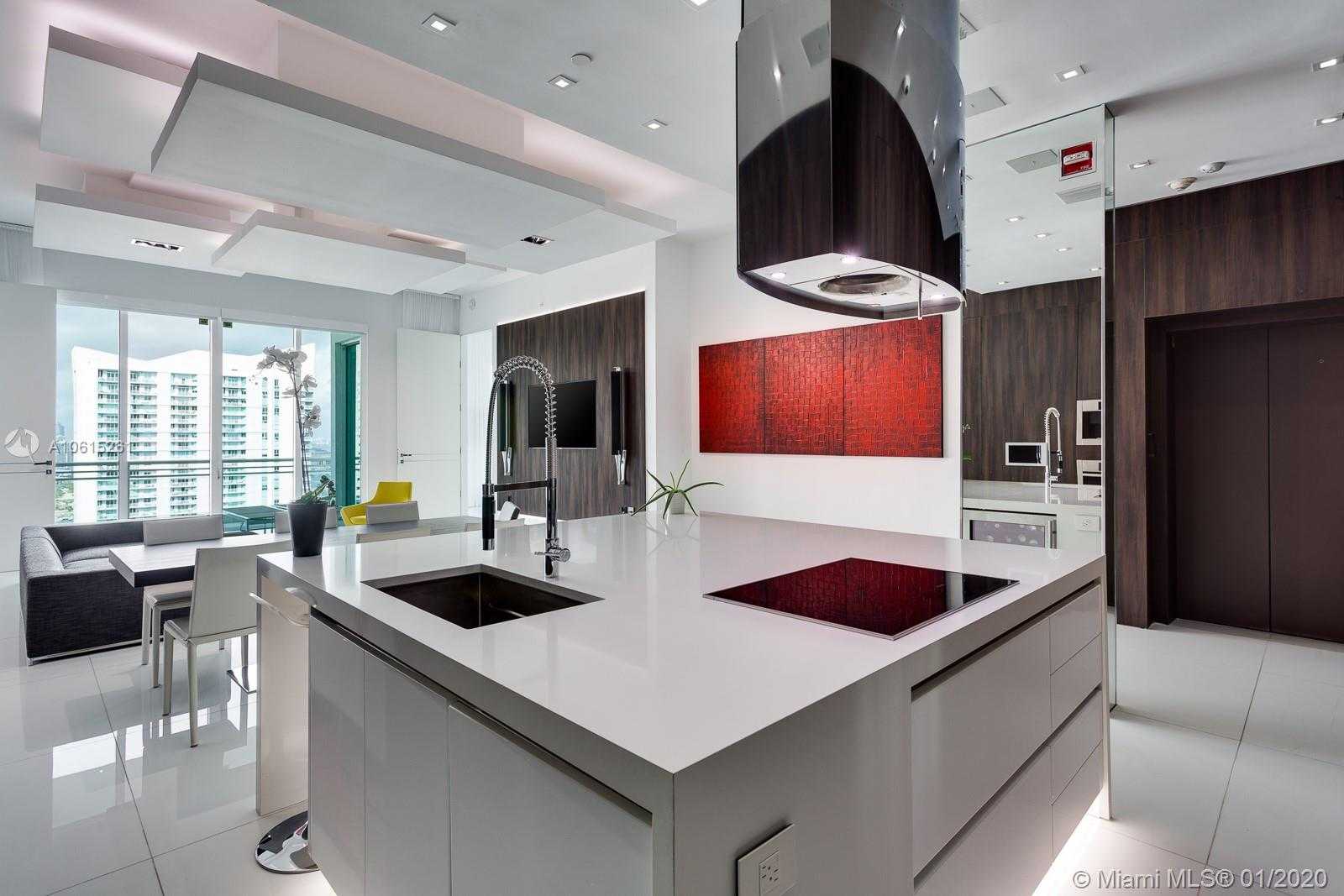 Small Image of 900 Brickell Key Blvd, Miami, FL 33131, USA Number 6