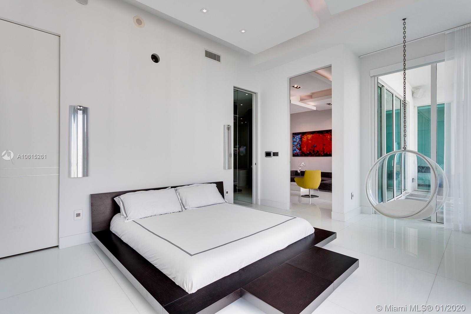 Small Image of 900 Brickell Key Blvd, Miami, FL 33131, USA Number 9