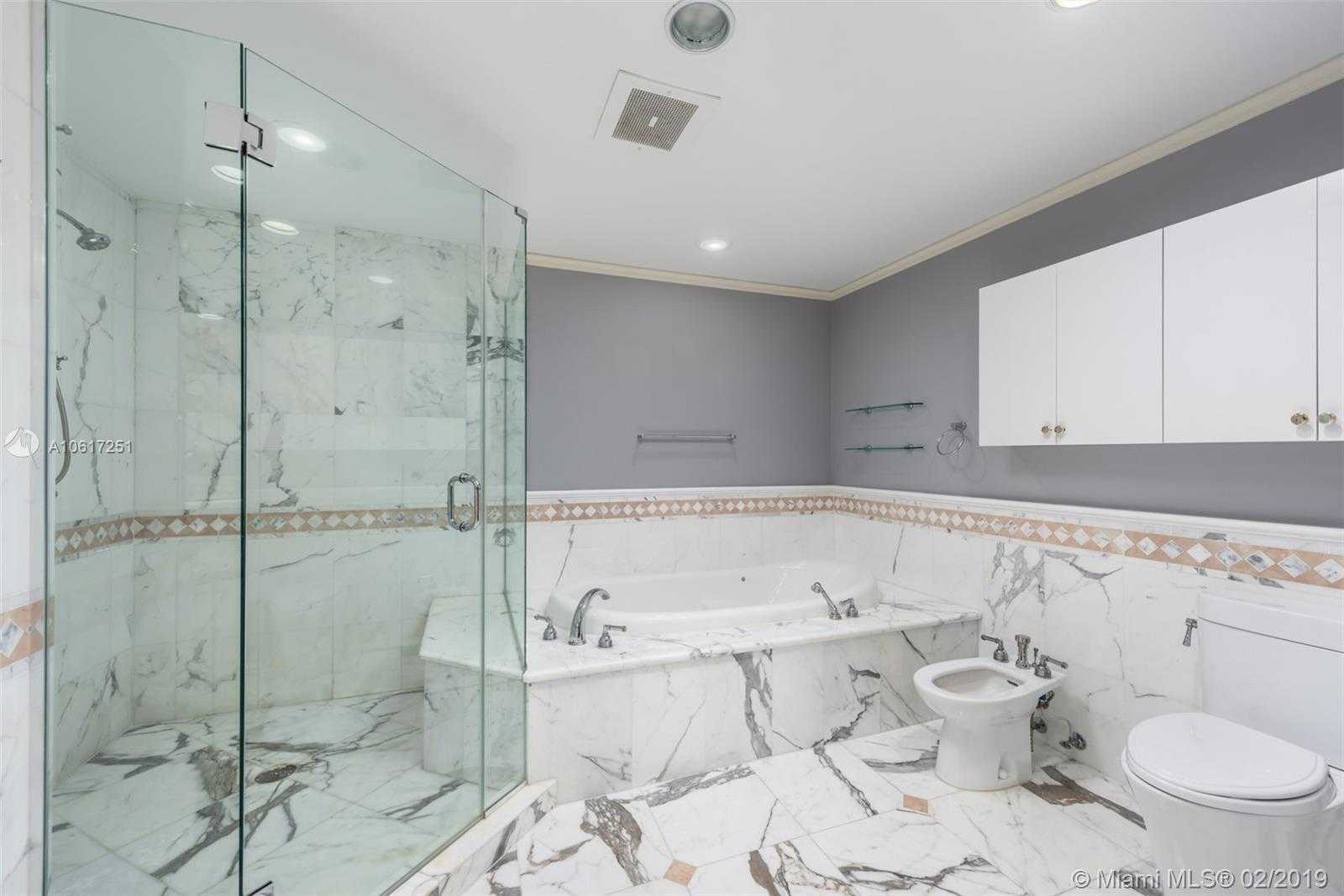 Small Image of 10225 Collins Ave, Bal Harbour, FL 33154, USA Number 20
