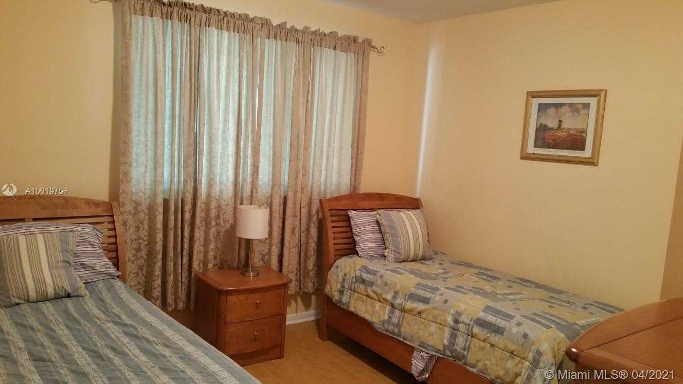 Small Image of 18100 NORTH BAY RD #406, Sunny Isles Beach Number 13