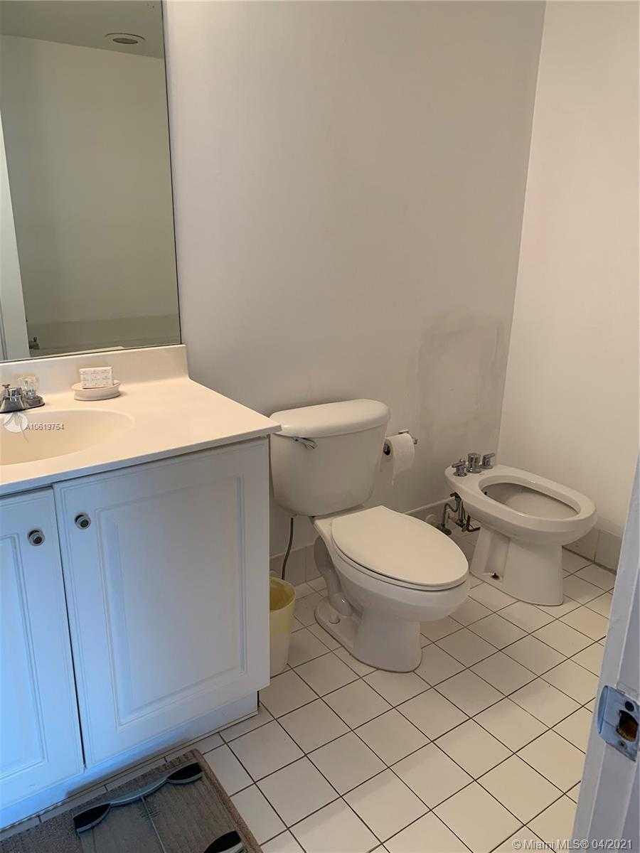Small Image of 18100 NORTH BAY RD #406, Sunny Isles Beach Number 20